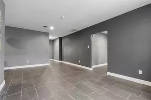 902 Waco St, Dayton, TX 77535 - Photo 4