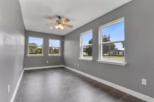 902 Waco St, Dayton, TX 77535 - Photo 26