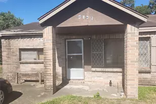 1024 North Ln, Houston, TX 77088 - Photo 2