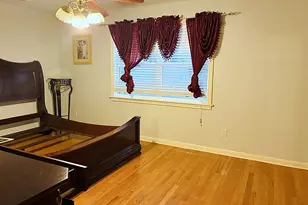 5617 SW Flack Dr, Houston, TX 77081 - Photo 8