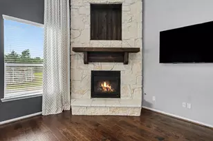 4634 Red Fox Cir, Baytown, TX 77523 - Photo 8