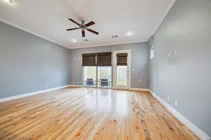 1033 Herkimer St, Houston, TX 77008 - Photo 6