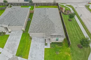 3111 Freiberger Ln, Alvin, TX 77511 - Photo 4