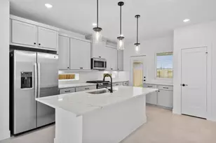 7639 Swooping Swallow Ln, Katy, TX 77493 - Photo 4