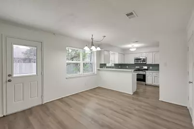 212 Oxford Drive, Conroe, TX 77303 - Photo 10