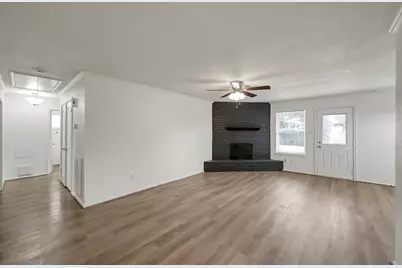 212 Oxford Drive, Conroe, TX 77303 - Photo 6