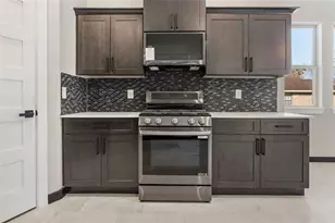 208 Silverleaf Rd, Sweeny, TX 77480 - Photo 14