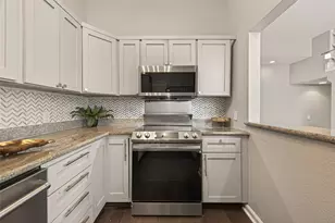 204 Marshall St, Houston, TX 77006 - Photo 8