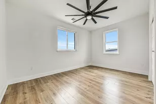 9208 W Bay Rd, Galveston, TX 77554 - Photo 32