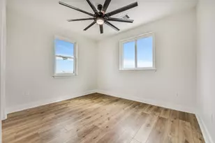 9208 W Bay Rd, Galveston, TX 77554 - Photo 40