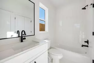 2810 Mills St, Houston, TX 77026 - Photo 6