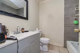 5011 Cresthaven Cir, Houston, TX 77048 - Photo 16