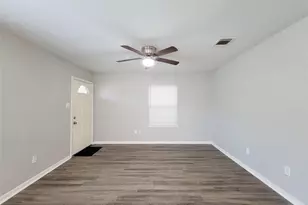 5242 Keystone St, Houston, TX 77021 - Photo 2