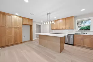 1341 Conrad Sauer Dr, Houston, TX 77043 - Photo 10