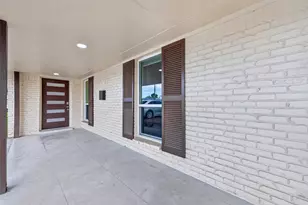 1341 Conrad Sauer Dr, Houston, TX 77043 - Photo 2