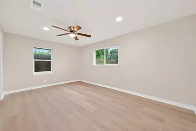 1341 Conrad Sauer Drive, Houston, TX 77043 - Photo 20