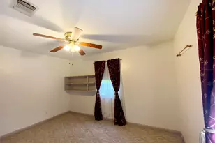 632 Kyle St, Angleton, TX 77515 - Photo 8