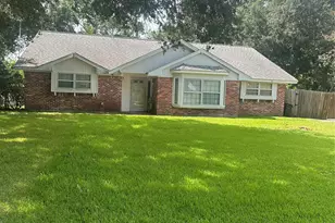 308 Crystal St, League City, TX 77573 - Photo 1