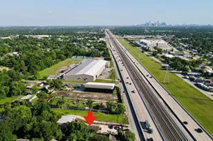 9944 E Hardy Rd, Houston, TX 77093 - Photo 2