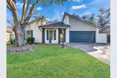 32 Sarita Road, Angleton, TX 77515 - Photo 1