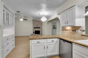 32 Sarita Rd, Angleton, TX 77515 - Photo 16