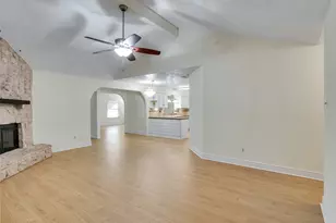 32 Sarita Rd, Angleton, TX 77515 - Photo 4