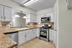 32 Sarita Rd, Angleton, TX 77515 - Photo 14