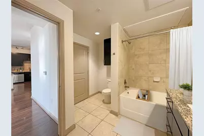 2700 Brazos Street #4417, Houston, TX 77006 - Photo 4
