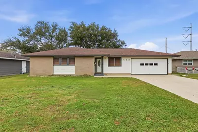 1608 Avenue H, Nederland, TX 77627 - Photo 1