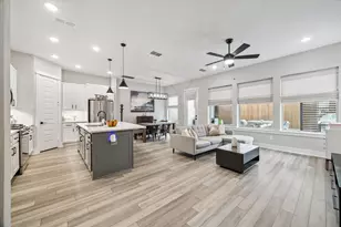10974 Hewitt Cliff Ln, Houston, TX 77043 - Photo 6