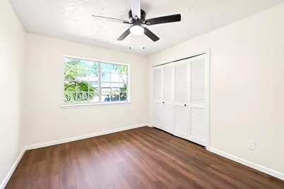 15207 Pleasant Valley Road, Houston, TX 77062 - Photo 22