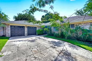 15207 Pleasant Valley Rd, Houston, TX 77062 - Photo 2