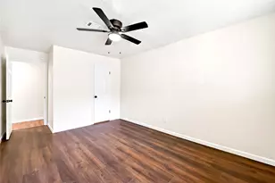 15207 Pleasant Valley Rd, Houston, TX 77062 - Photo 20