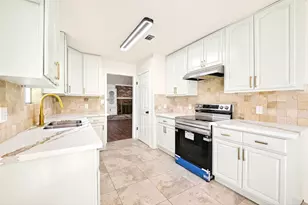 15207 Pleasant Valley Rd, Houston, TX 77062 - Photo 16