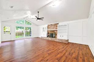 15207 Pleasant Valley Rd, Houston, TX 77062 - Photo 8
