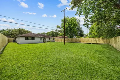 8713 Timberside Drive, Houston, TX 77025 - Photo 30