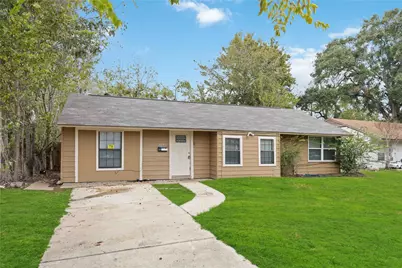 6043 Lyndhurst Drive, Houston, TX 77033 - Photo 2