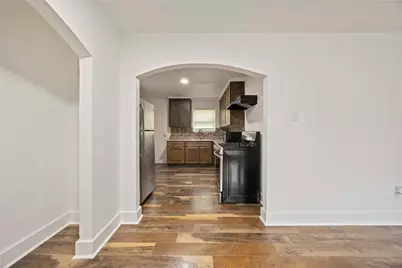 6043 Lyndhurst Drive, Houston, TX 77033 - Photo 10