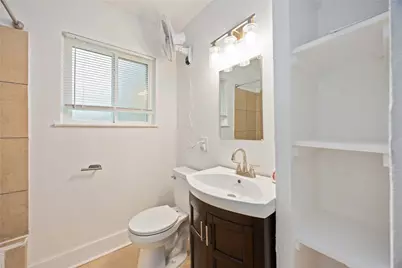 6043 Lyndhurst Drive, Houston, TX 77033 - Photo 20