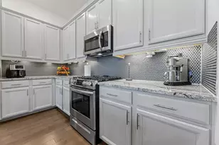 10930 Brambling Wood Dr, Houston, TX 77043 - Photo 14