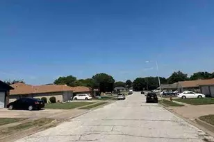 808 White Rock St, Saginaw, TX 76179 - Photo 4