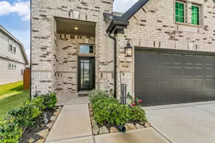 5338 CJ Walker Ln, Houston, TX 77048 - Photo 2
