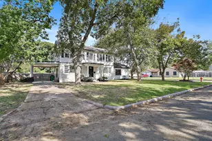 200 Scott St, Baytown, TX 77520 - Photo 2