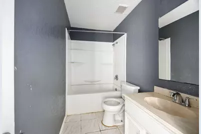 5831 Longforest Drive, Houston, TX 77088 - Photo 20