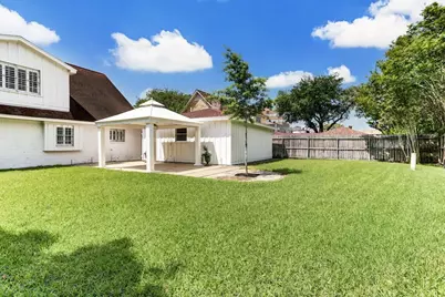 11006 Wickersham Lane, Houston, TX 77042 - Photo 34