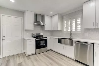 11006 Wickersham Lane, Houston, TX 77042 - Photo 12