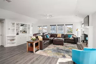 242 Isles End Rd, Tiki Island, TX 77554 - Photo 10