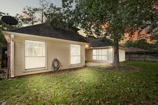 38 Devonshire Dr, Conroe, TX 77304 - Photo 4