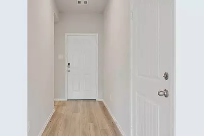 217 Rockbridge Drive, Huntsville, TX 77340 - Photo 2