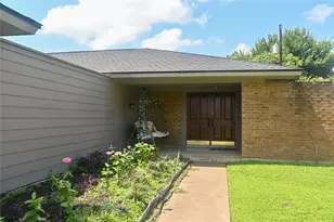 5254 N Braeswood Blvd, Houston, TX 77096 - Photo 2